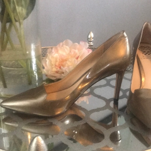 Shoes - Picture 2 of 4